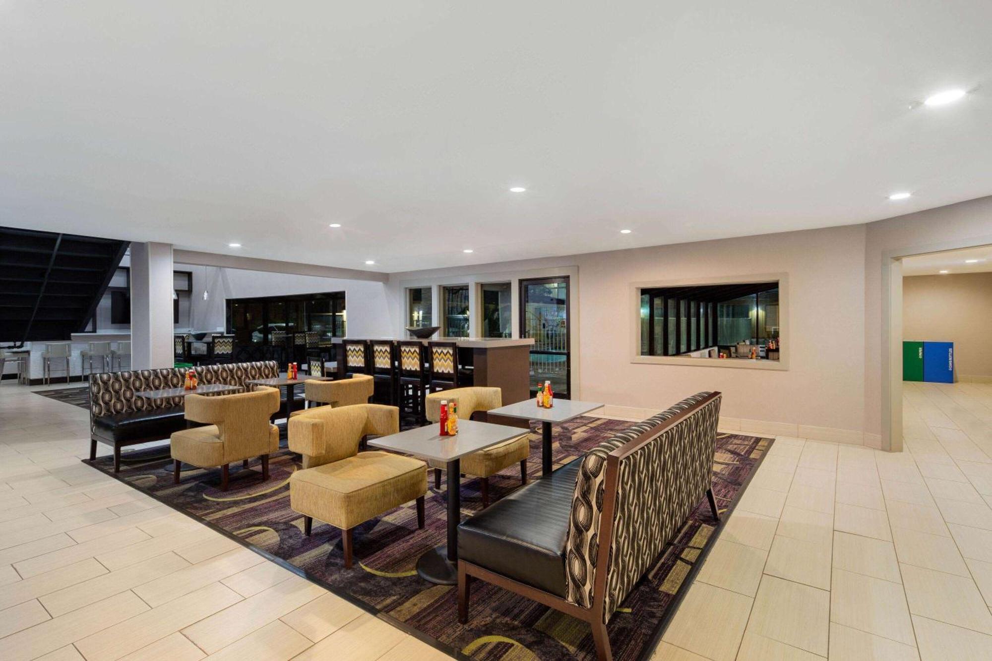 La Quinta By Wyndham Oakland - Hayward Hotel Eksteriør billede