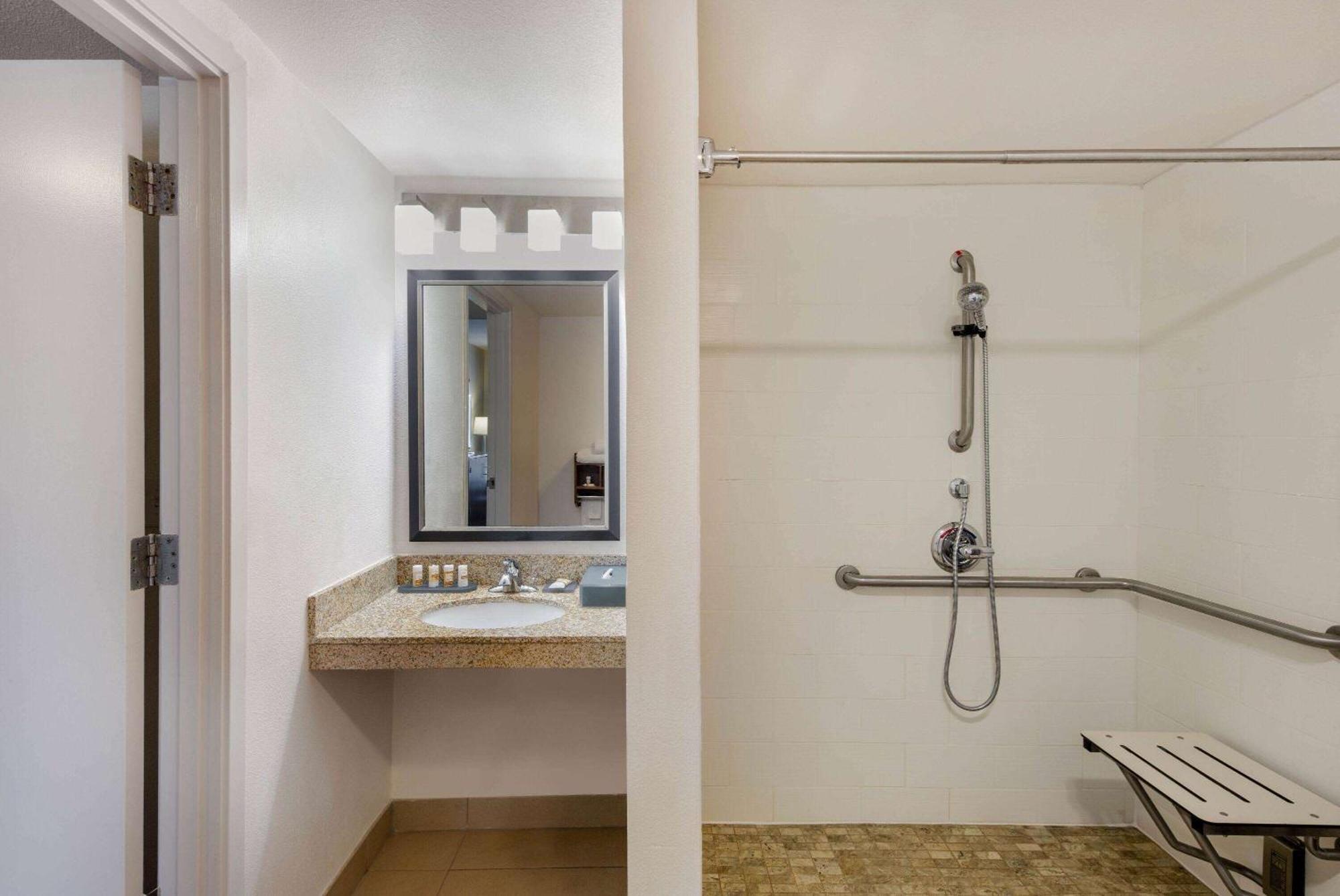 La Quinta By Wyndham Oakland - Hayward Hotel Eksteriør billede
