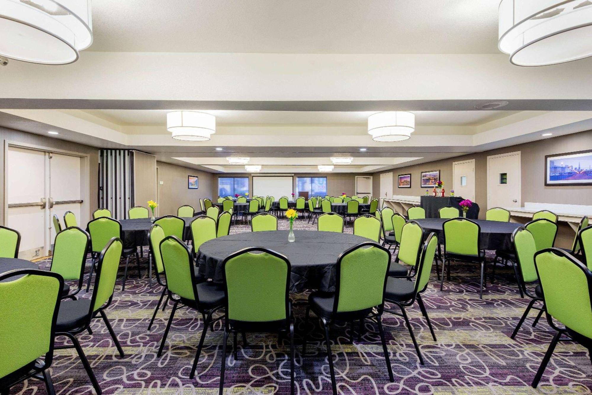 La Quinta By Wyndham Oakland - Hayward Hotel Eksteriør billede